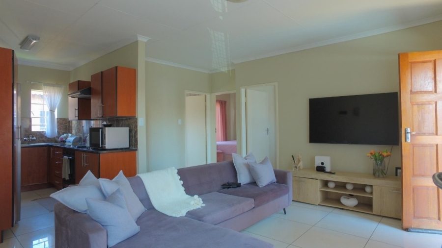To Let 2 Bedroom Property for Rent in Waterval East North West